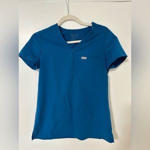 Figs Catarina One Pocket Scrub Top - Pacific Blue | XXS